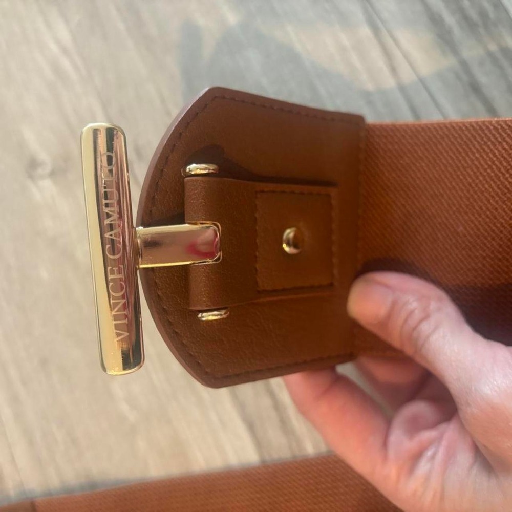 Vince Camuto brown belt with gold buckle